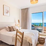 Modern Bright And Welcoming Ocean View *